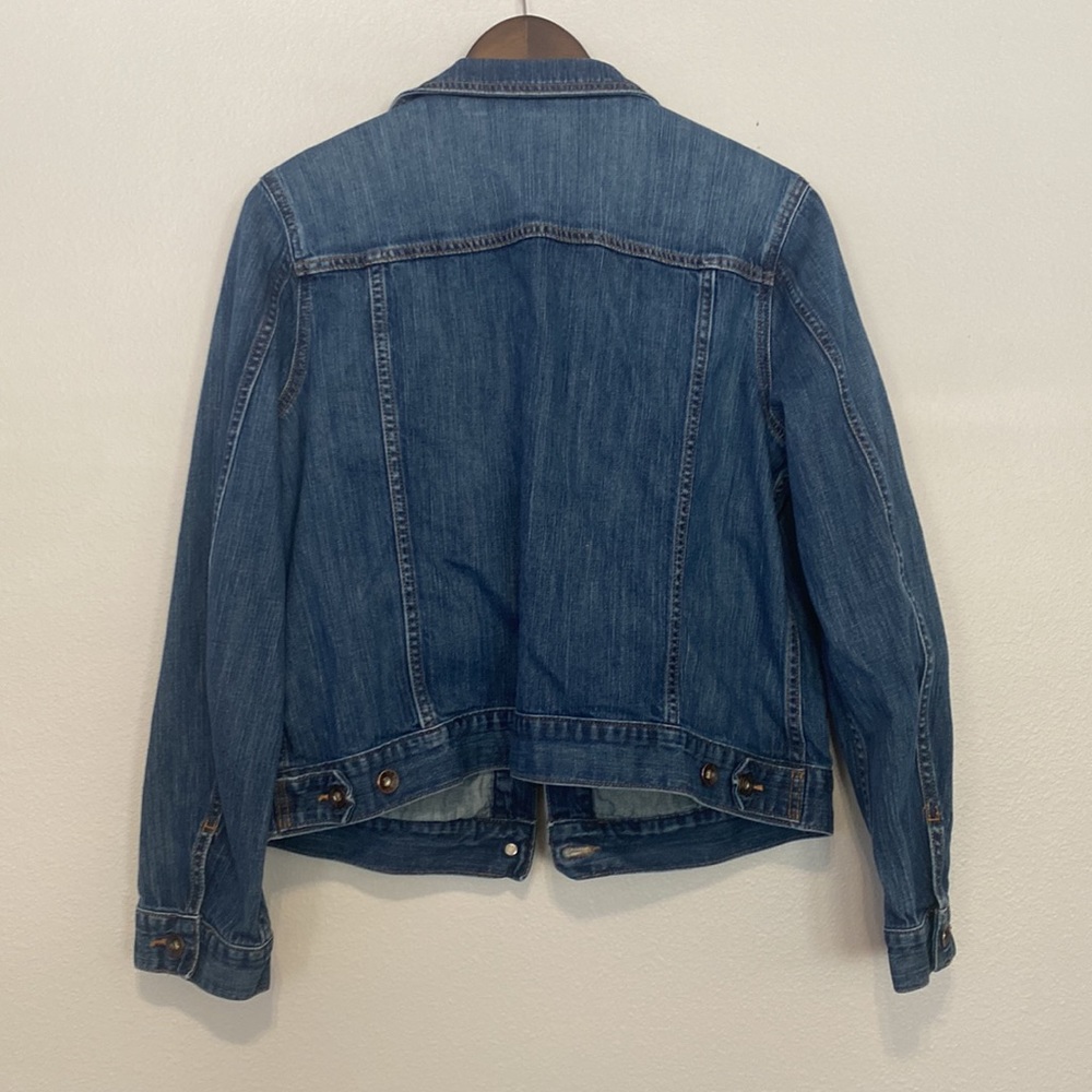 Denim Jacket 💙 - Picture 7 of 7
